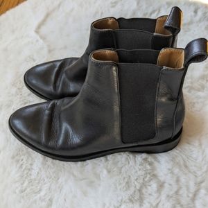 Everlane Leather Chelsea Boot Black